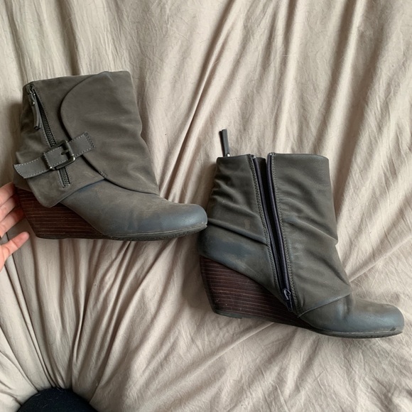 Grey ankle booties - Picture 4 of 4